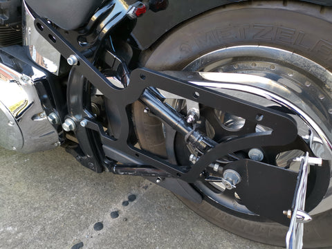 Zeus Braun Seitenkoffer + Halter XL passend für Softail von 1992 bis 2017