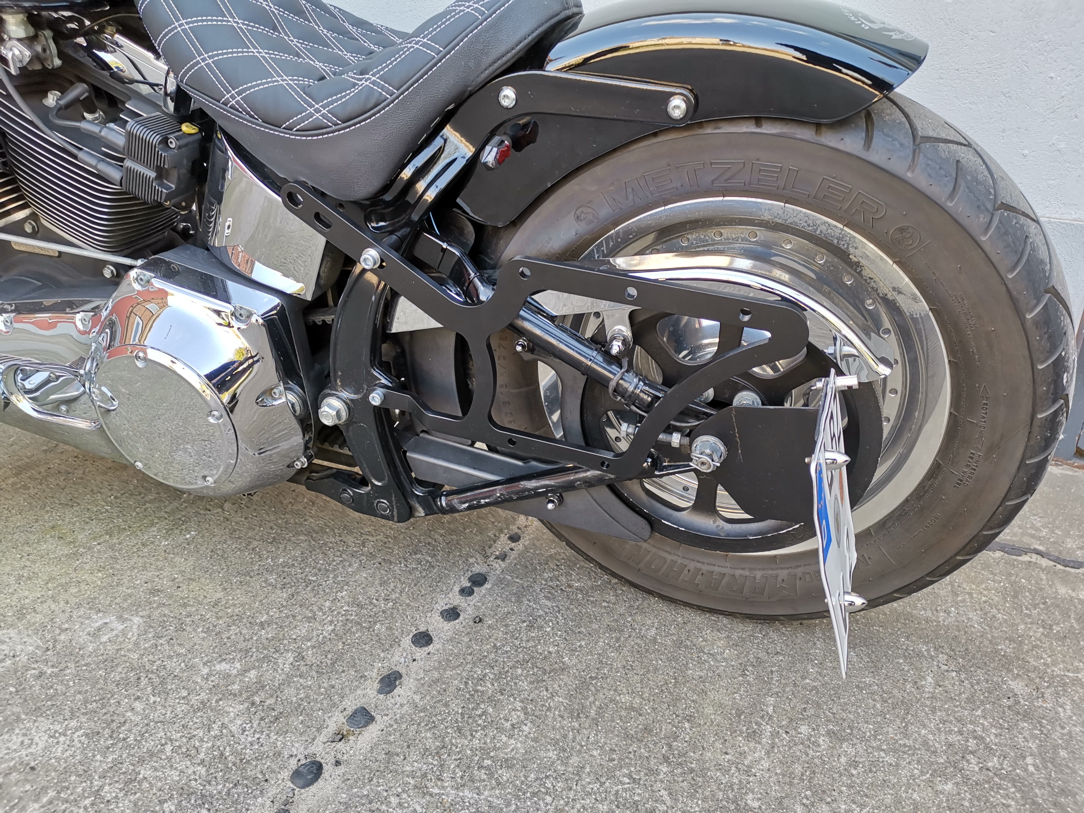 Zeus Orange Seitentasche + Halter XL passend für Softail von 1992 bis 2017
