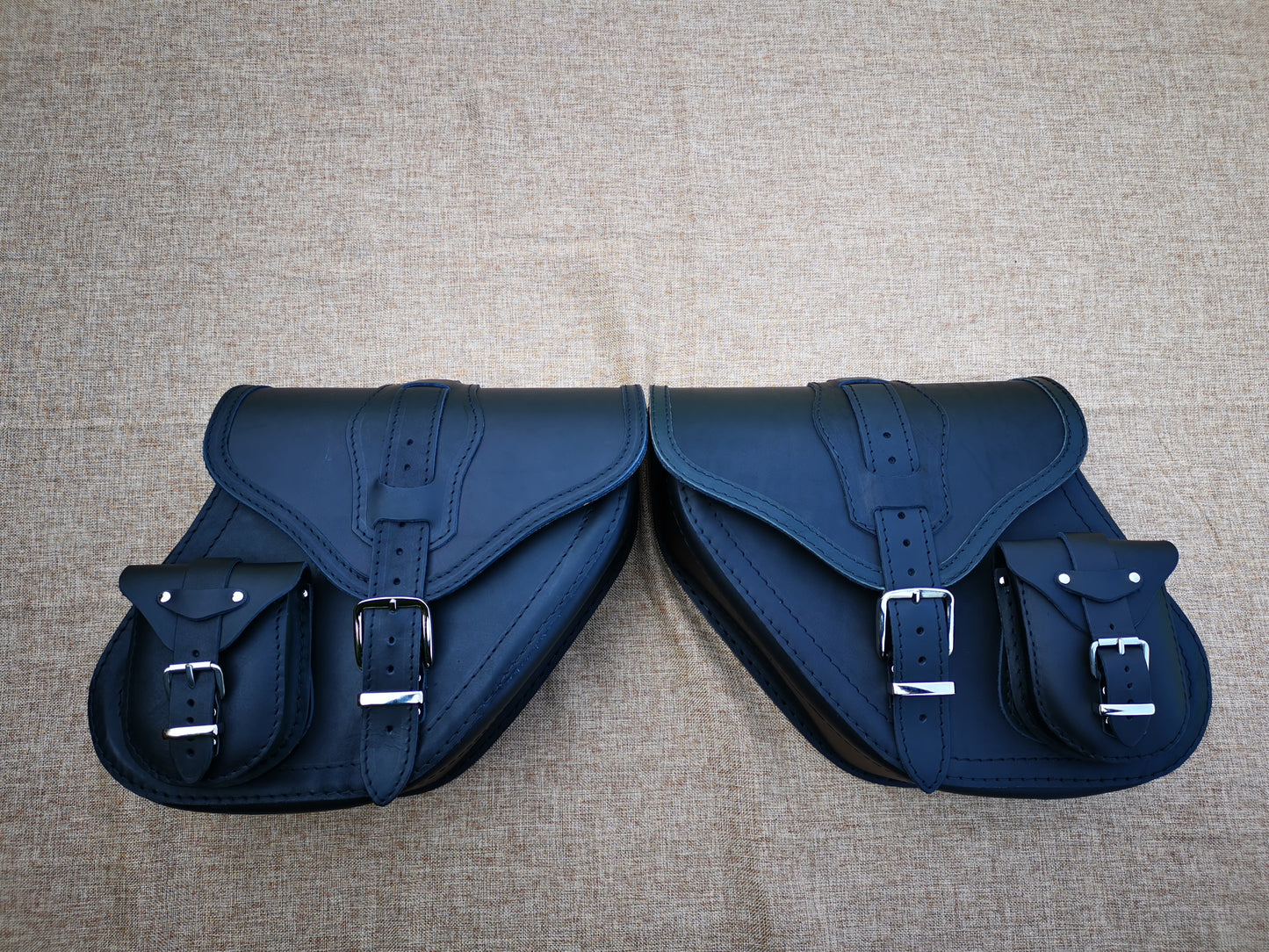 Dynamite Schwarz Satteltaschen Set passend für Harley Davidson Street Bob bis 2017