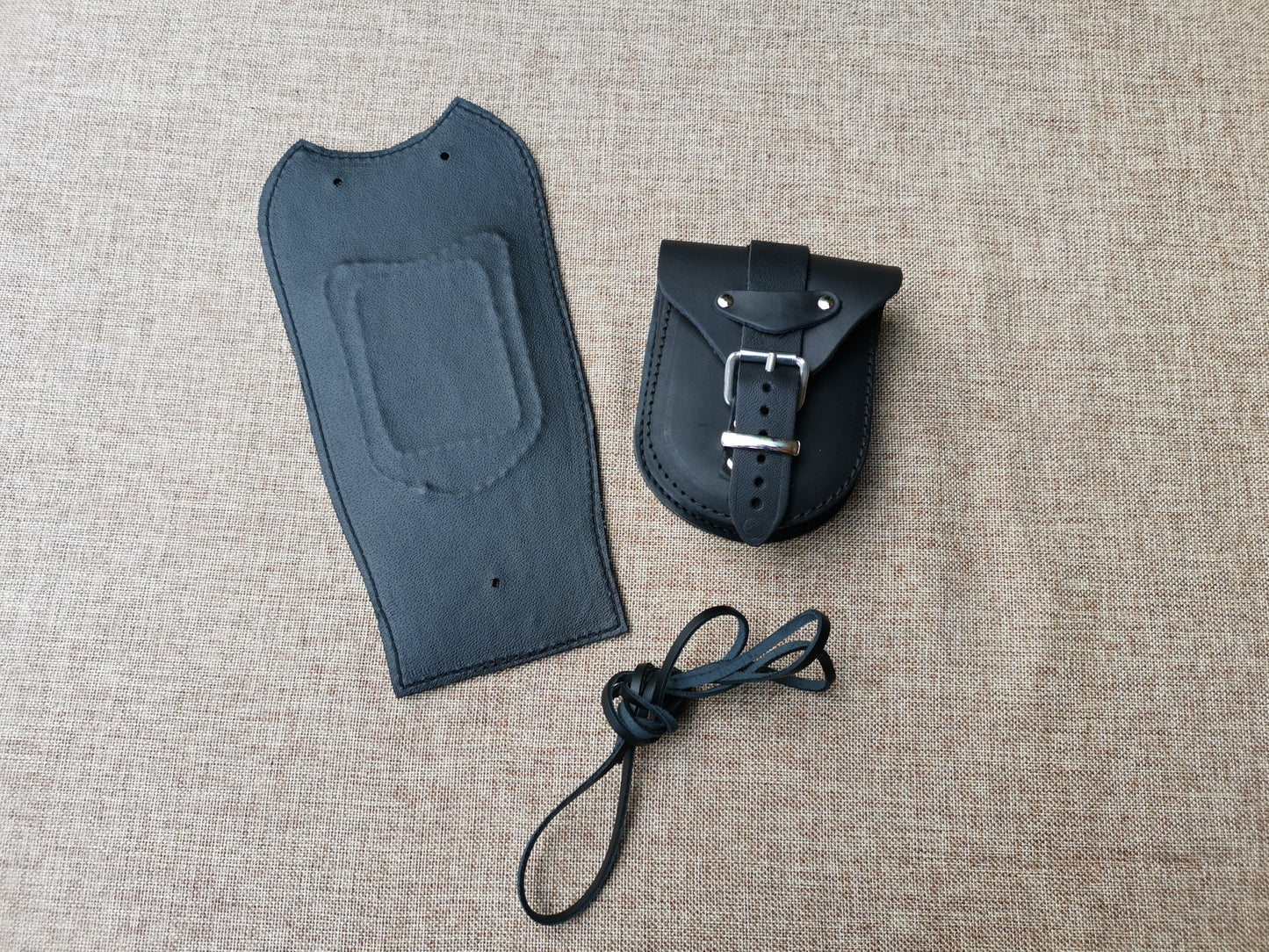 Tankpad schwarz passend für Harley-Davidson Heritage mit V Dashboard