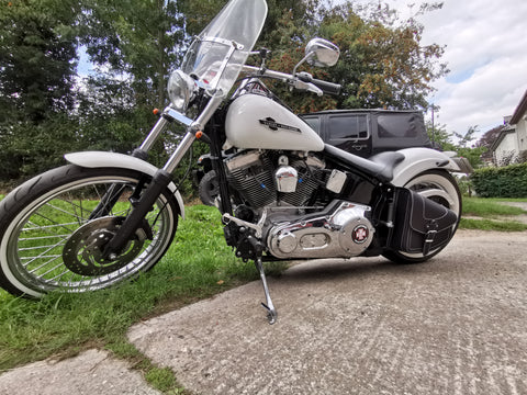 Odin weiß Schwingentasche passend für Harley-Davidson Softail