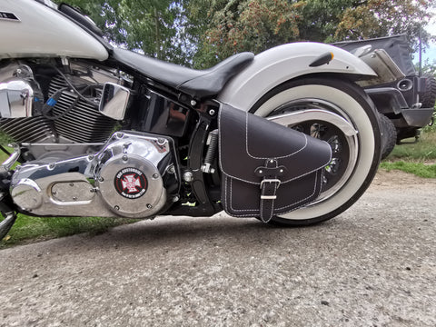 Odin weiß Schwingentasche passend für Harley-Davidson Softail