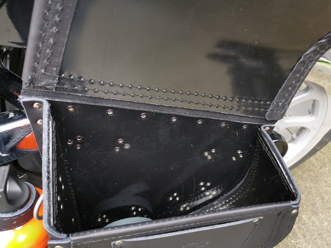 Diablo 13 Schwingentaschen mit Flaschenhalter passend für Harley-Davidson Softail