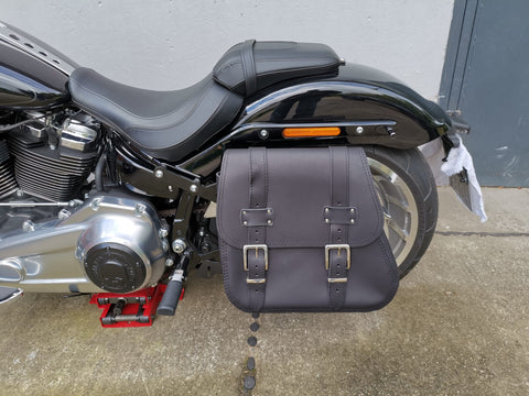 Zeus Schwarz Seitentasche + Halter XL passend für Softail ab 2018 bis Heute