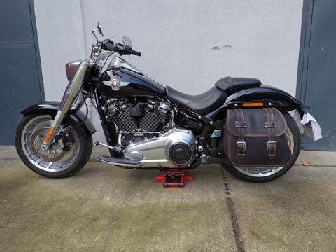 Zeus Orange Seitenkoffer + Halter XL passend für Softail ab 2018 bis Heute