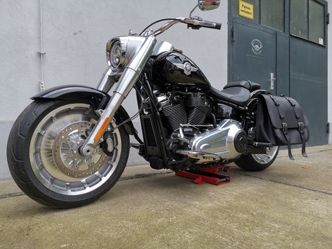 The Big Schwarz Seitentasche + Halter XL passend für Softail ab 2018 bis Heute