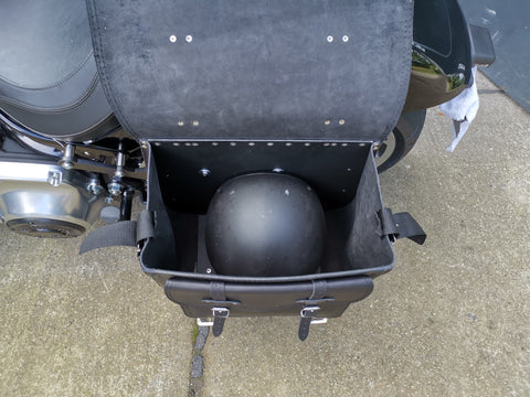 The Big Schwarz Seitentasche + Halter XL passend für Softail ab 2018 bis Heute