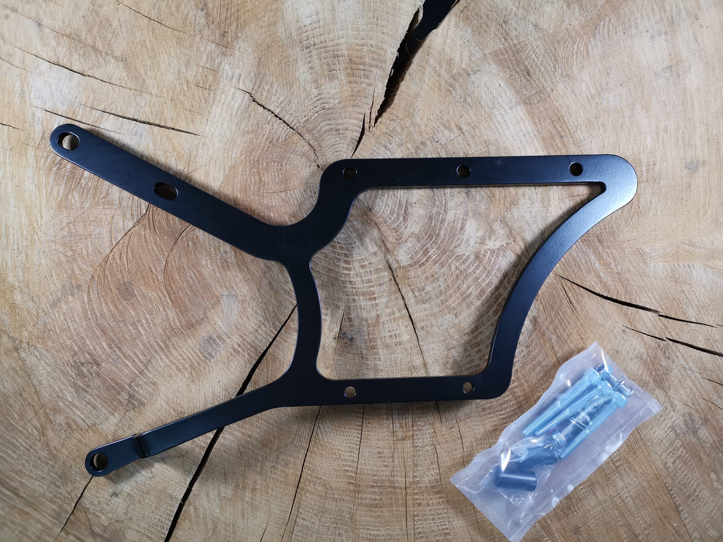 Zeus Schwarz Seitentasche + Halter XL passend für Softail ab 2018 bis Heute