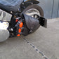Fortuna Schwarz Schwingentasche mit Flaschenhalter + Werkzeugrolle Tool Stern passend für Harley-Davidson Softail