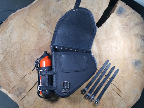 Diablo Skull Schwarz Schwingentasche mit Flaschenhalter passend für Harley-Davidson Softail
