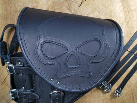 Diablo Skull Schwarz Schwingentasche mit Flaschenhalter passend für Harley-Davidson Softail