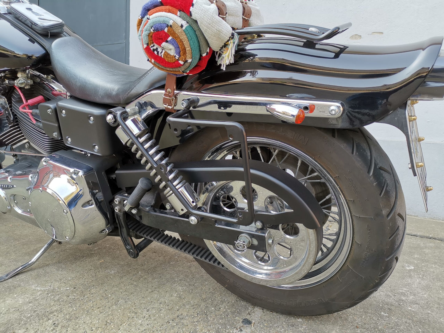Zeus Orange Seitentasche + Halter passend für Dyna Street Bob von 1996 bis 2017
