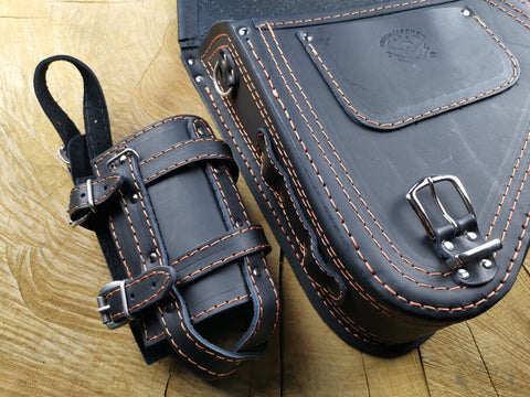 Diablo Orange gesteppt Schwingentasche mit Flaschenhalter passend für Harley-Davidson Softail