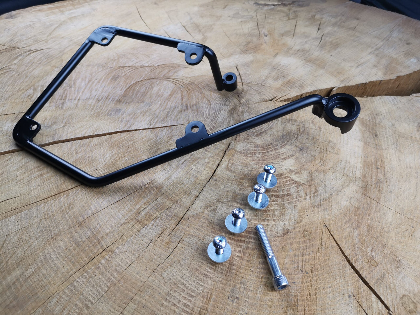 Satteltaschenhalter XL Rechts passend für Harley-Davidson Dyna Street Bob von 1996 bis 2017