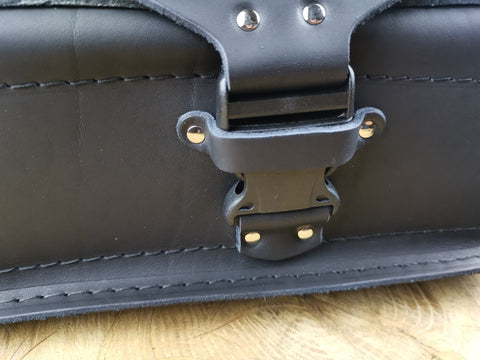 Diva Schwarz Seitentasche passend für Harley-Davidson Sportster