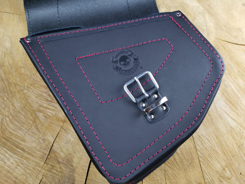 Odin Rot Schwingentasche passend für Harley-Davidson Sofatil