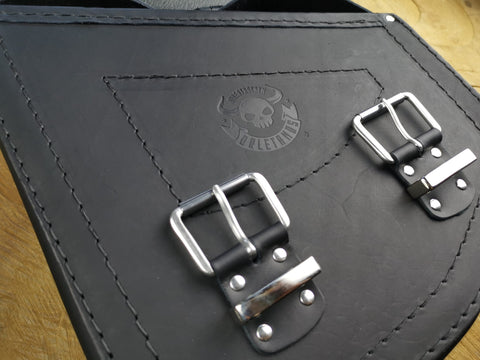 Bullet Black Schwingentasche passend für Harley-Davidson Softail