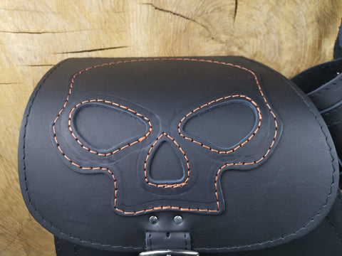 Dyna Skull Orange + Halter passend für Street Bob Schwingentaschen