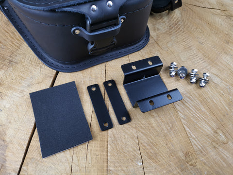 Road Stern Black + Halter passend für Sportster Schwingentaschen