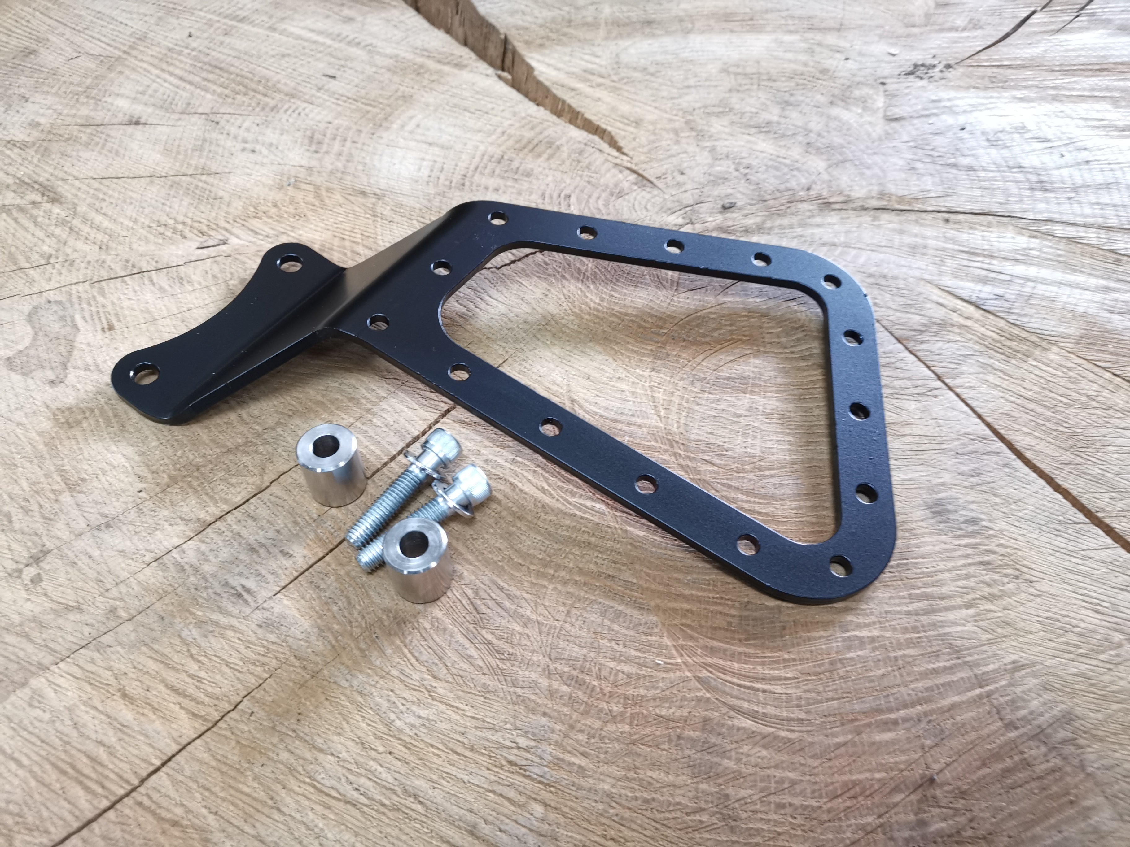 Seitentaschenhalter passend für Harley Davidson Sportster ab Bj. 2004 linke Seite