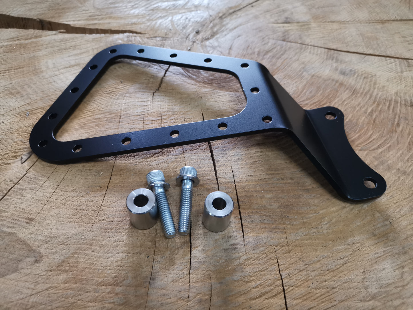 Seitentaschenhalter passend für Harley Davidson Sportster ab 2004 rechte Seite ohne ABS