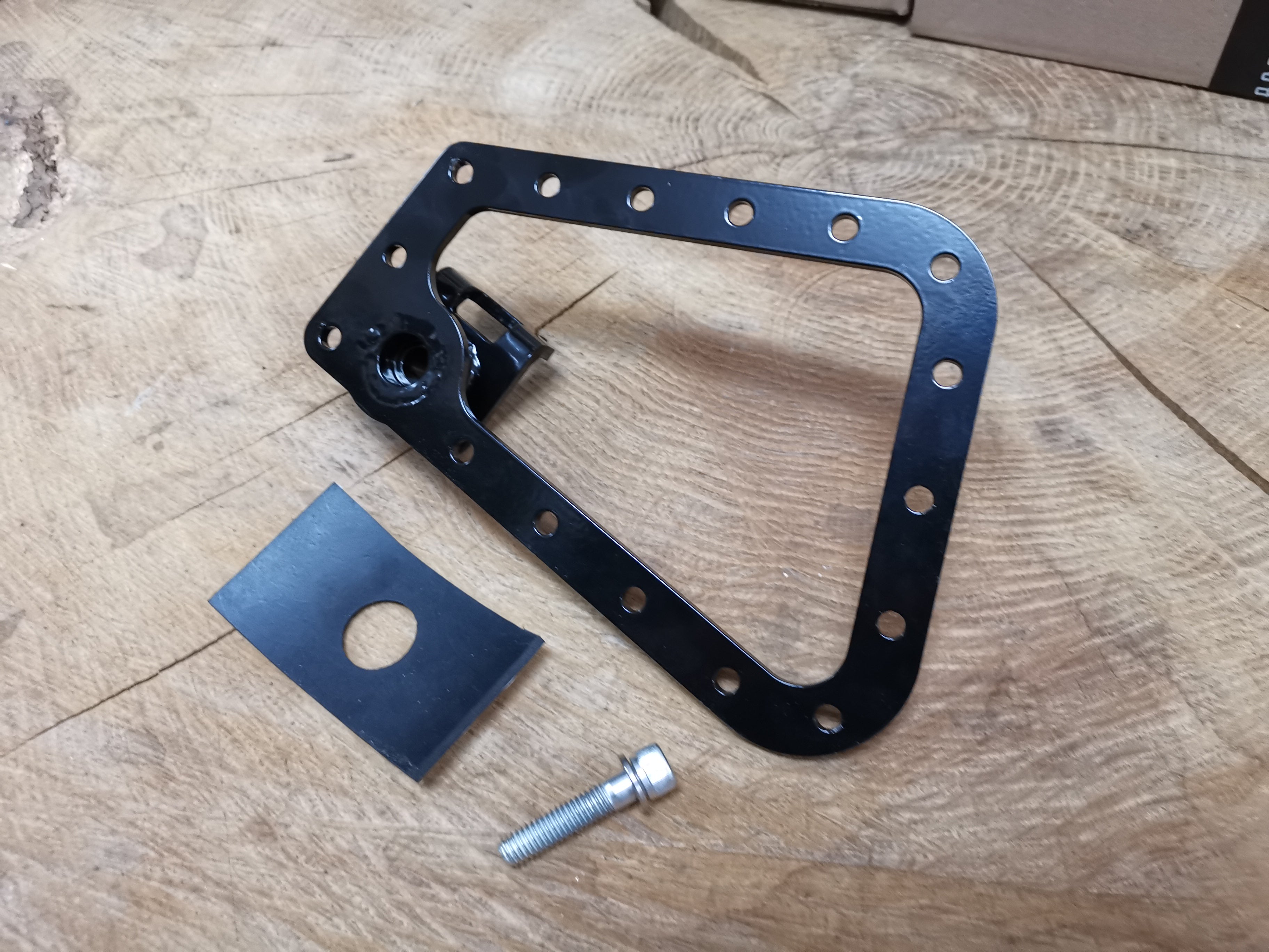 Seitentaschenhalter passend für Harley Davidson Sportster bis Bj. 2004 linke Seite
