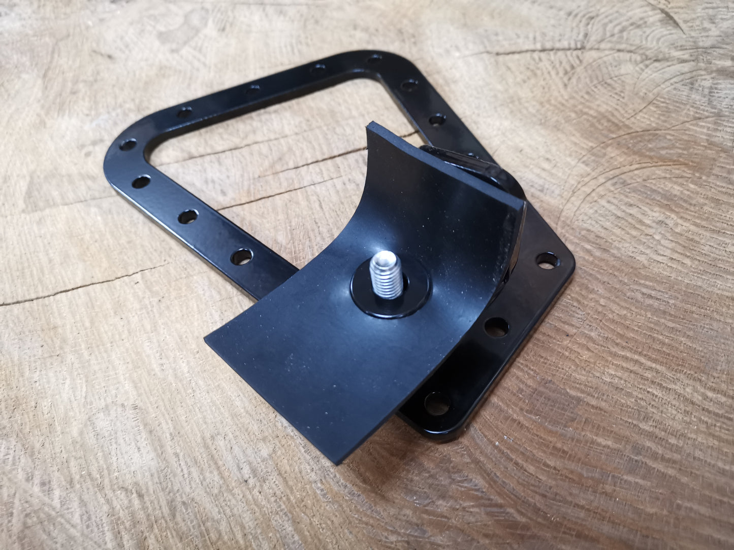 Seitentaschenhalter passend für Harley Davidson Sportster bis Bj. 2004 linke Seite