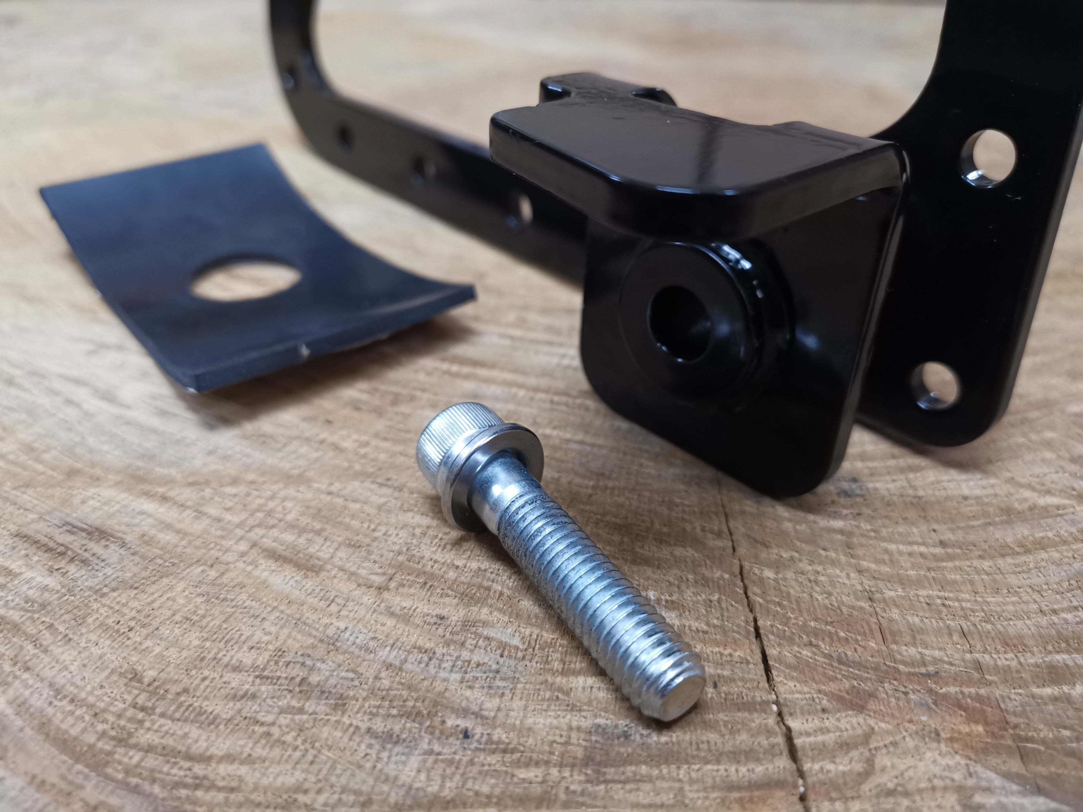 Seitentaschenhalter passend für Harley Davidson Sportster bis Bj. 2004 linke Seite