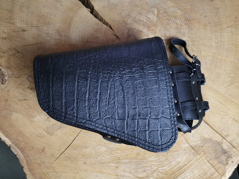 Clean Kroko Schwarz Seitentasche mit Flaschenhalter passend für Harley-Davidson Sportster