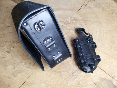 Clean Kroko Schwarz Seitentasche mit Flaschenhalter passend für Harley-Davidson Sportster