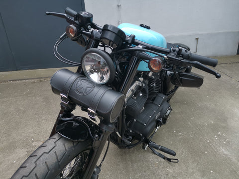 Fortuna Schwarz Schwingentasche mit Flaschenhalter + Werkzeugrolle Tool Stern passend für Harley-Davidson Softail