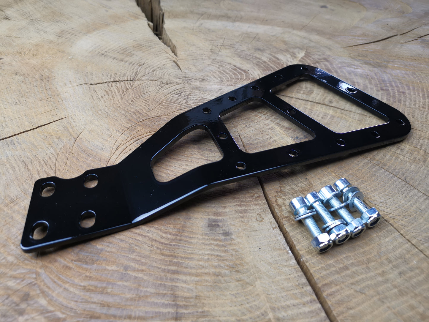 Schwingenhalter passend für Suzuki Intruder M1800R