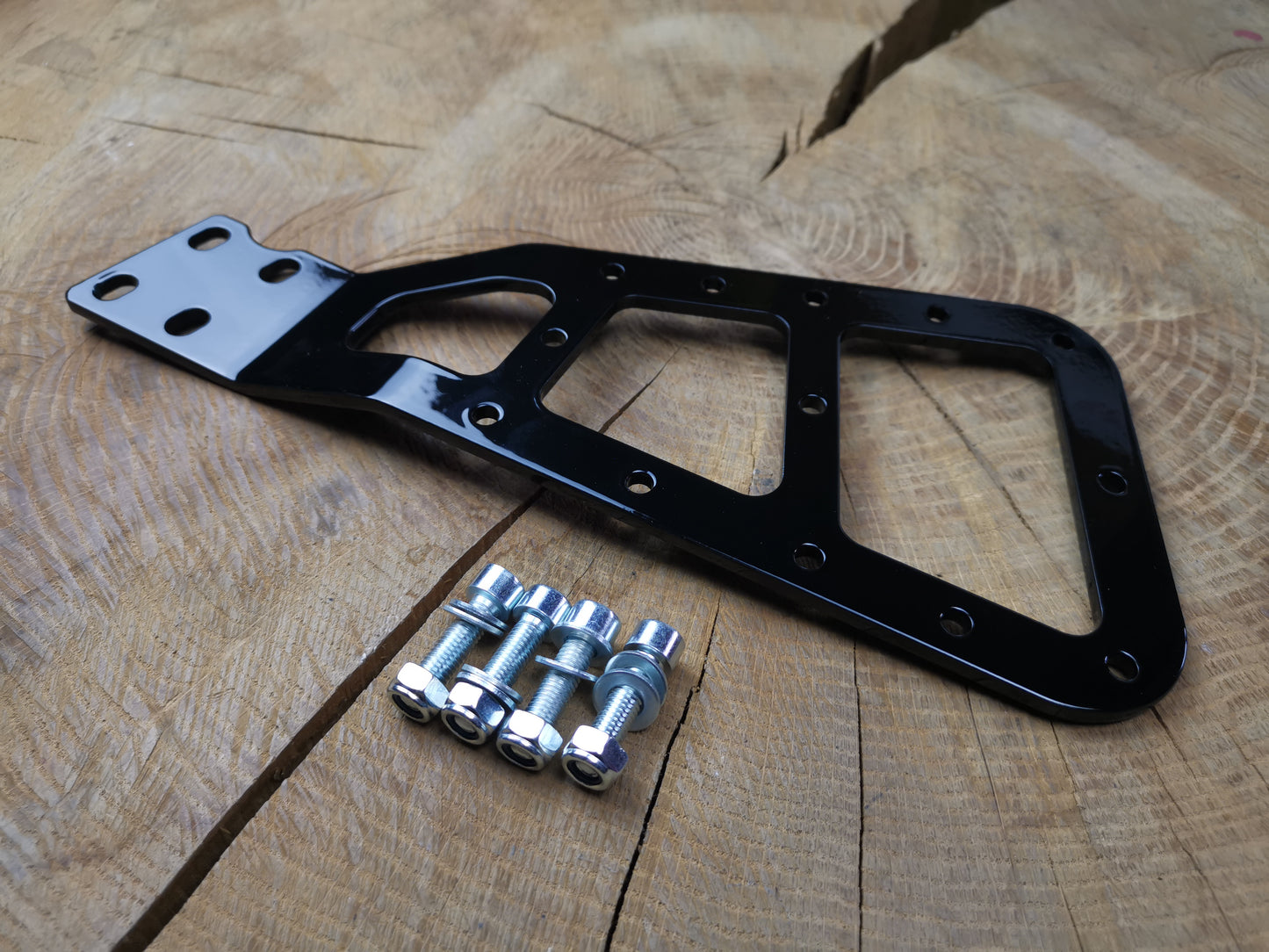 Schwingenhalter passend für Suzuki Intruder M1800R