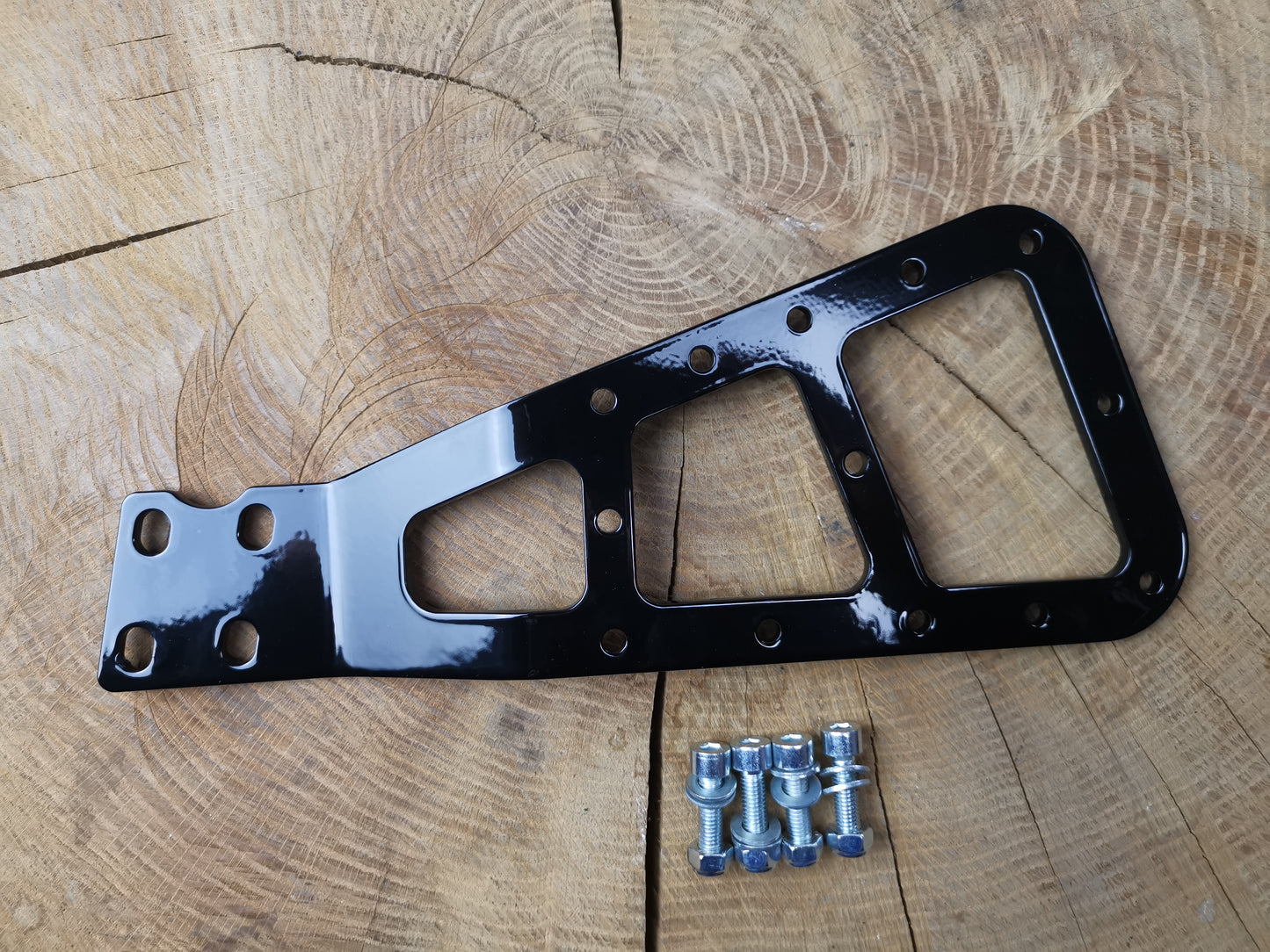 Schwingenhalter passend für Suzuki Intruder M1800R