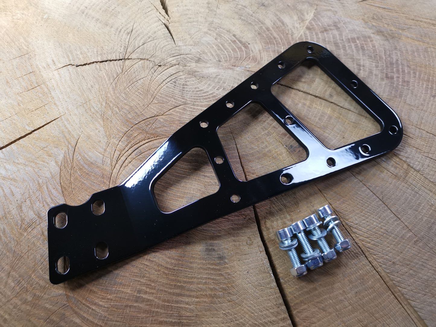 Schwingenhalter passend für Suzuki Intruder M1800R