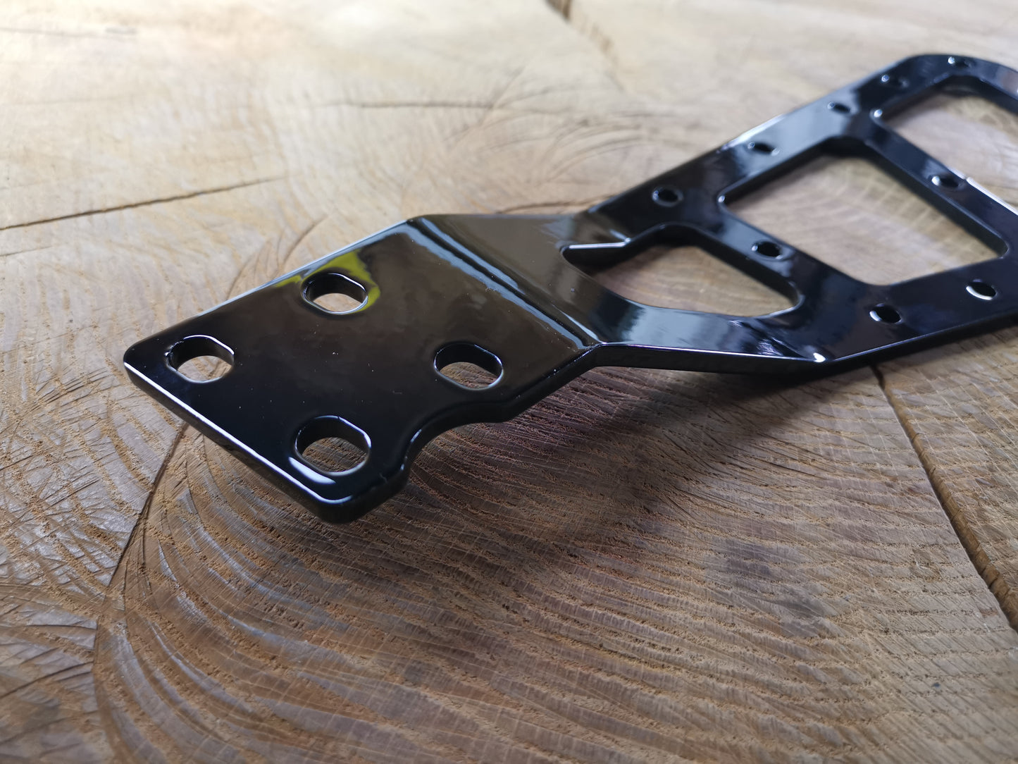 Schwingenhalter passend für Suzuki Intruder M1800R