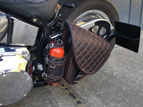 Diablo Orange gesteppt Schwingentasche mit Flaschenhalter passend für Harley-Davidson Softail
