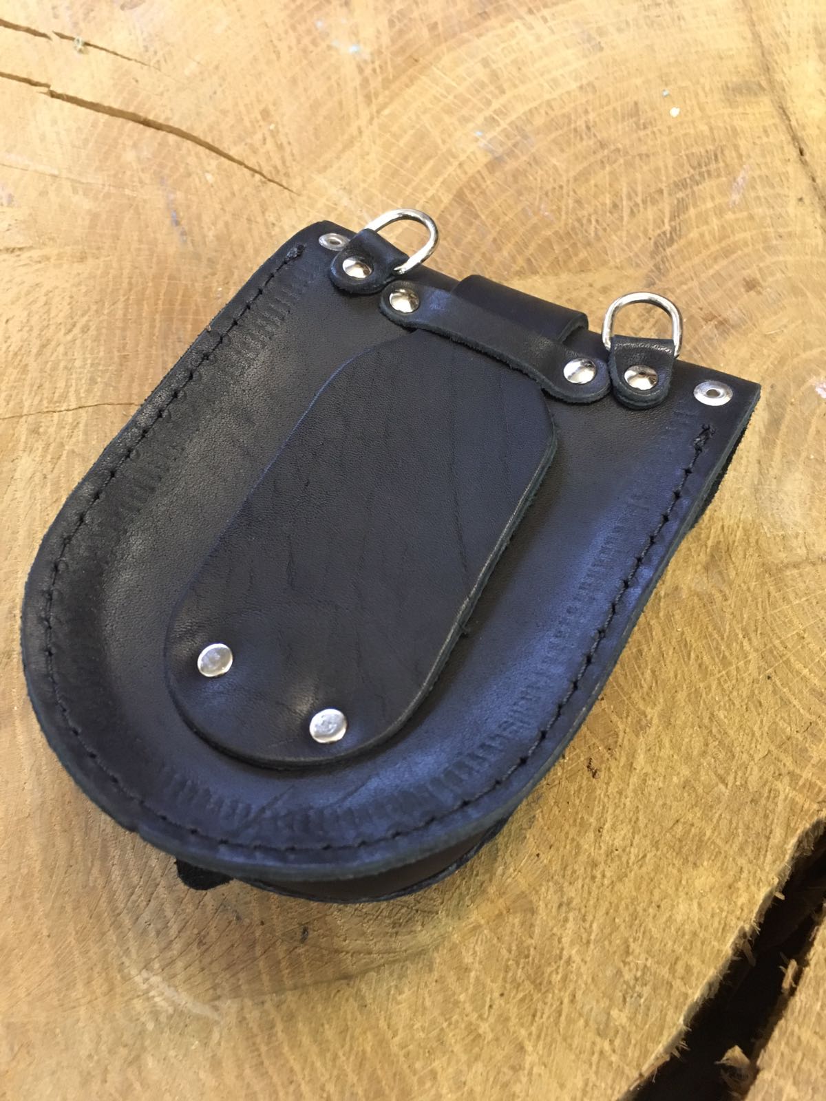Tankpad in schwarz passend für Harley-Davidson Softail bis 2017