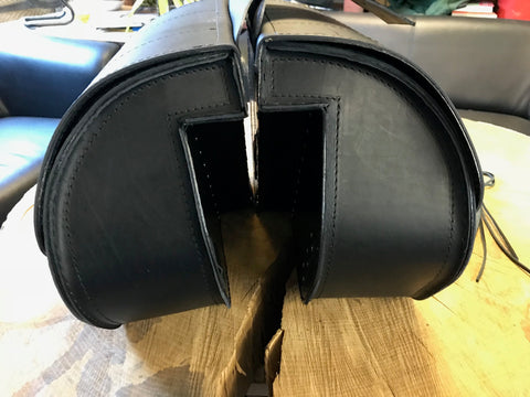 Ares Schwarz Satteltaschen Set passend für Harley-Davidson Street Bob & Sportster