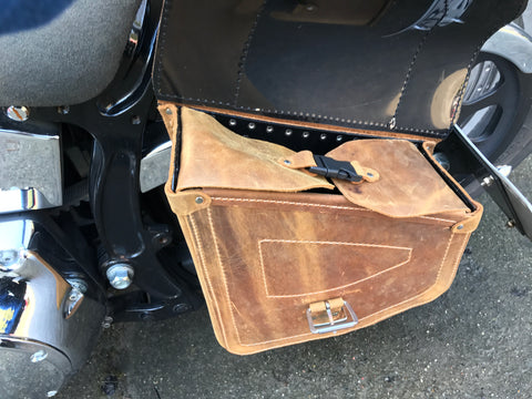 Odin Hellbraun Schwingentasche passend für Harley-Davidson Softail