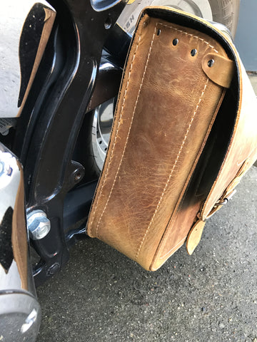 Odin Hellbraun Schwingentasche passend für Harley-Davidson Softail