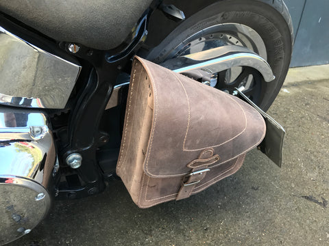 Odin braun Schwingentasche passend für Harley-Davidson Softail