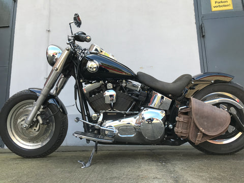 Diablo Braun Schwingentasche mit Flaschenhalter passend für Harley-Davidson Softail