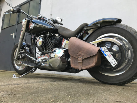 Odin braun Schwingentasche passend für Harley-Davidson Softail