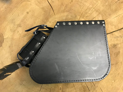 Dyna Flame Schwarz + Halter passend für Street Bob Schwingentaschen