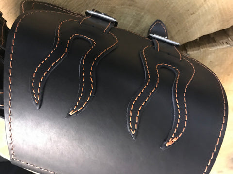 Dyna Flame Orange + Halter passend für Street Bob Schwingentaschen