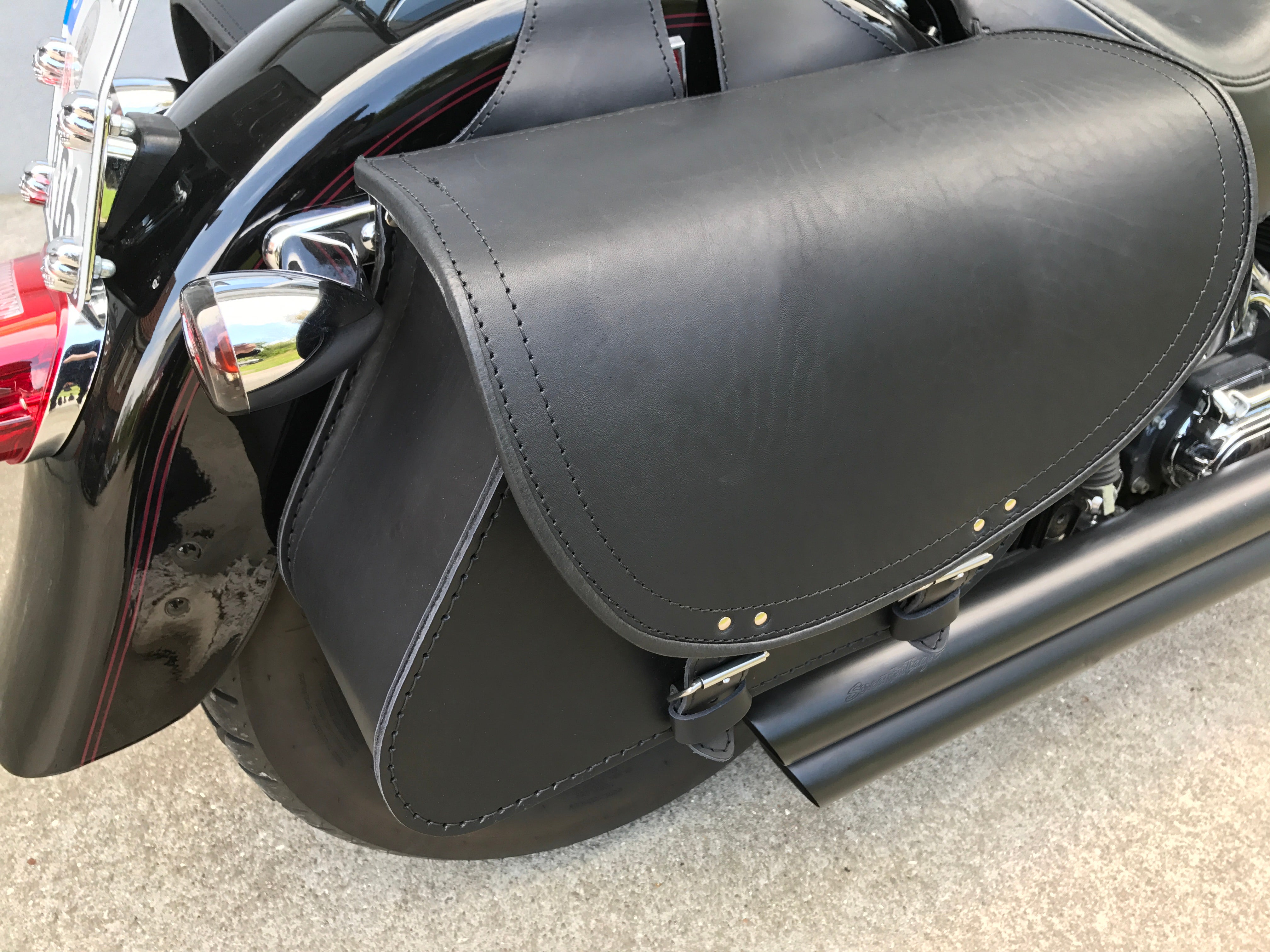 Basic Bags Schwarz Satteltaschen Set universell