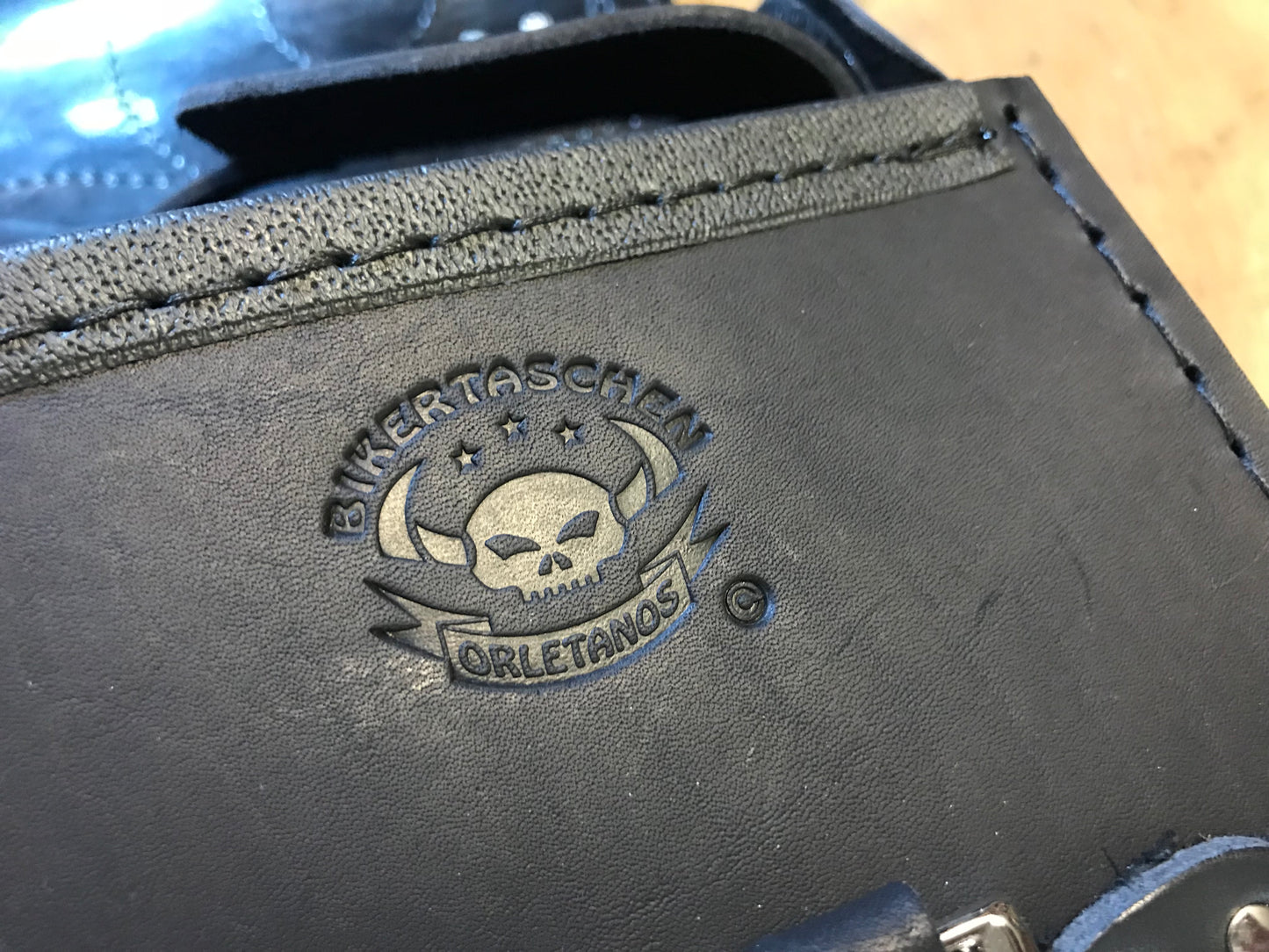 Gepäckkoffer "DEVIL" 11L  in schwarz