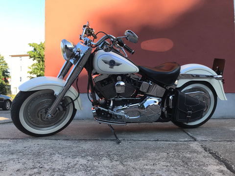 Odin weiß Schwingentasche passend für Harley-Davidson Softail