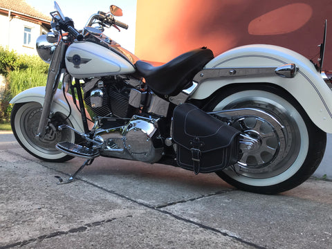 Odin weiß Schwingentasche passend für Harley-Davidson Softail